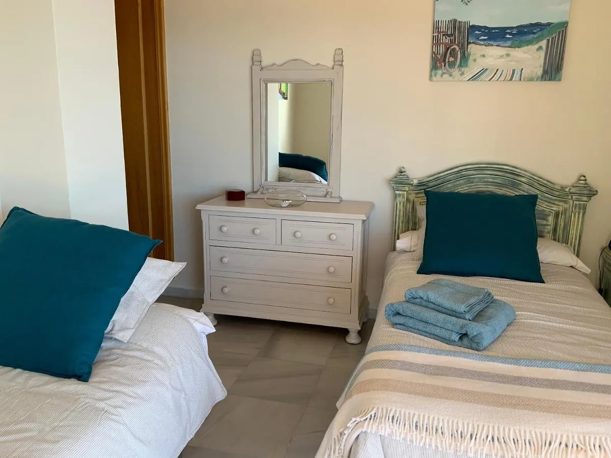 Apartamento En Primera Linea/Beachfront Apartment Fuengirola