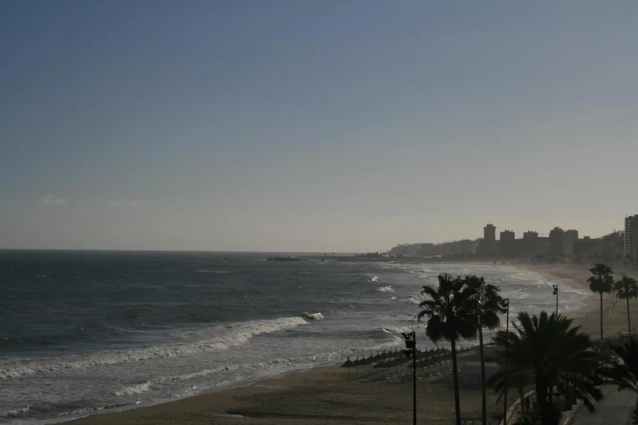 Apartamento En Primera Linea/Beachfront Apartment Fuengirola