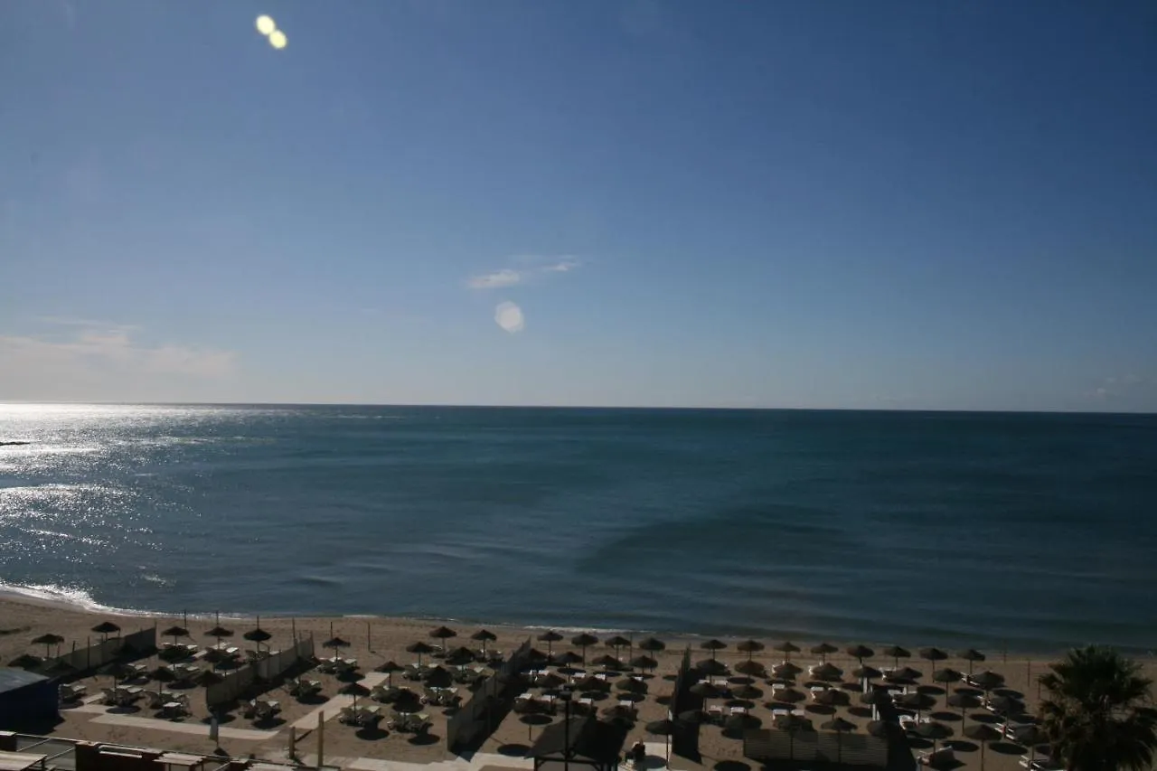 Apartamento En Primera Linea/Beachfront Apartment Fuengirola
