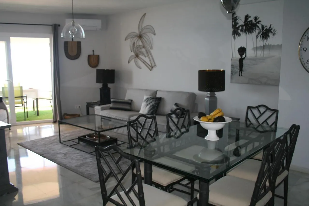 Apartamento En Primera Linea/Beachfront Apartment Fuengirola 0*,