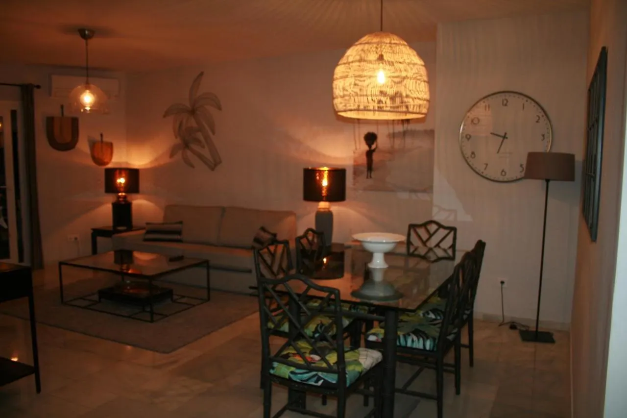Apartamento En Primera Linea/Beachfront Apartment Fuengirola