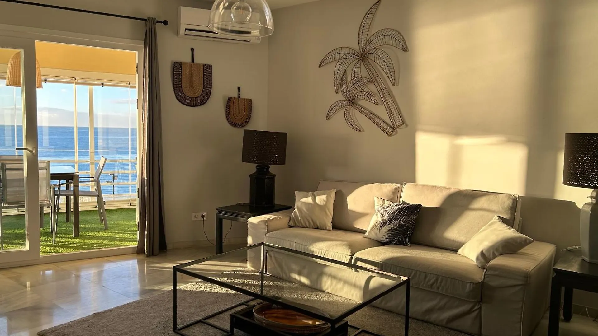 Apartamento En Primera Linea/Beachfront Apartment Fuengirola Spain
