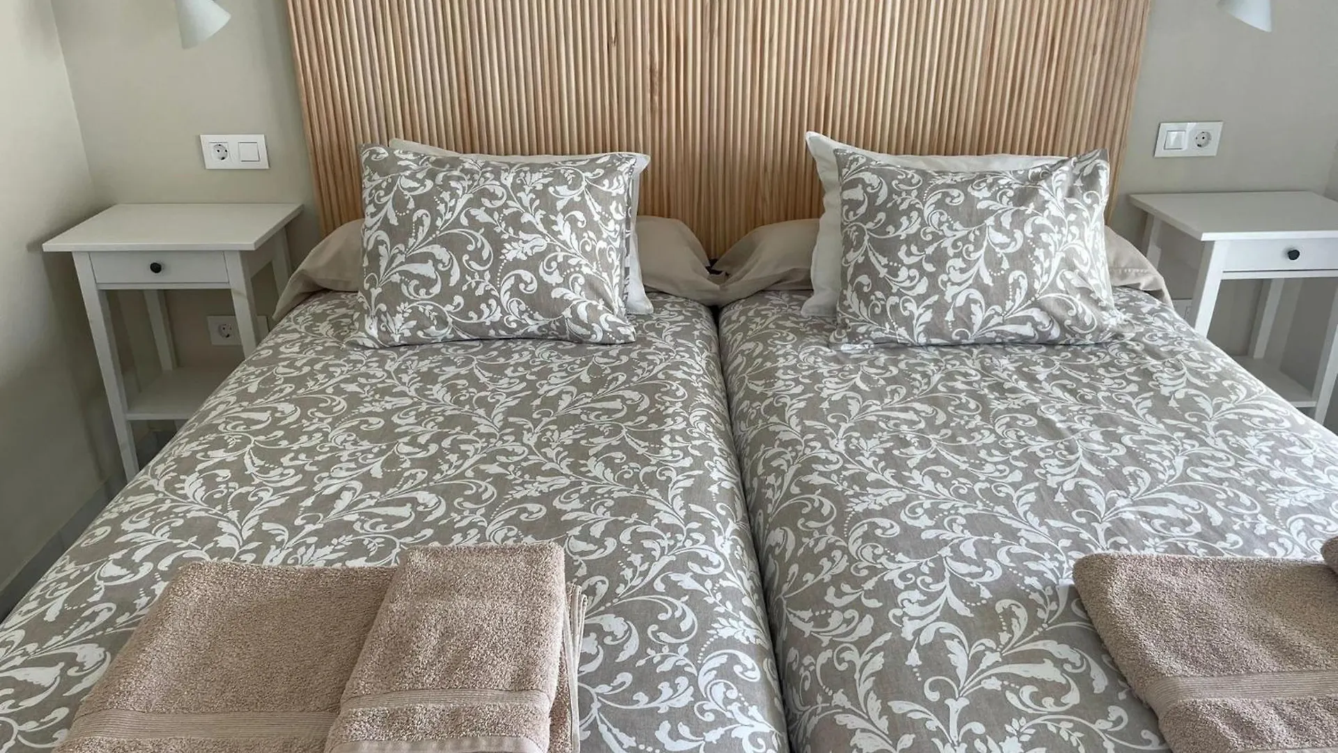 Apartamento En Primera Linea/Beachfront Apartment Fuengirola