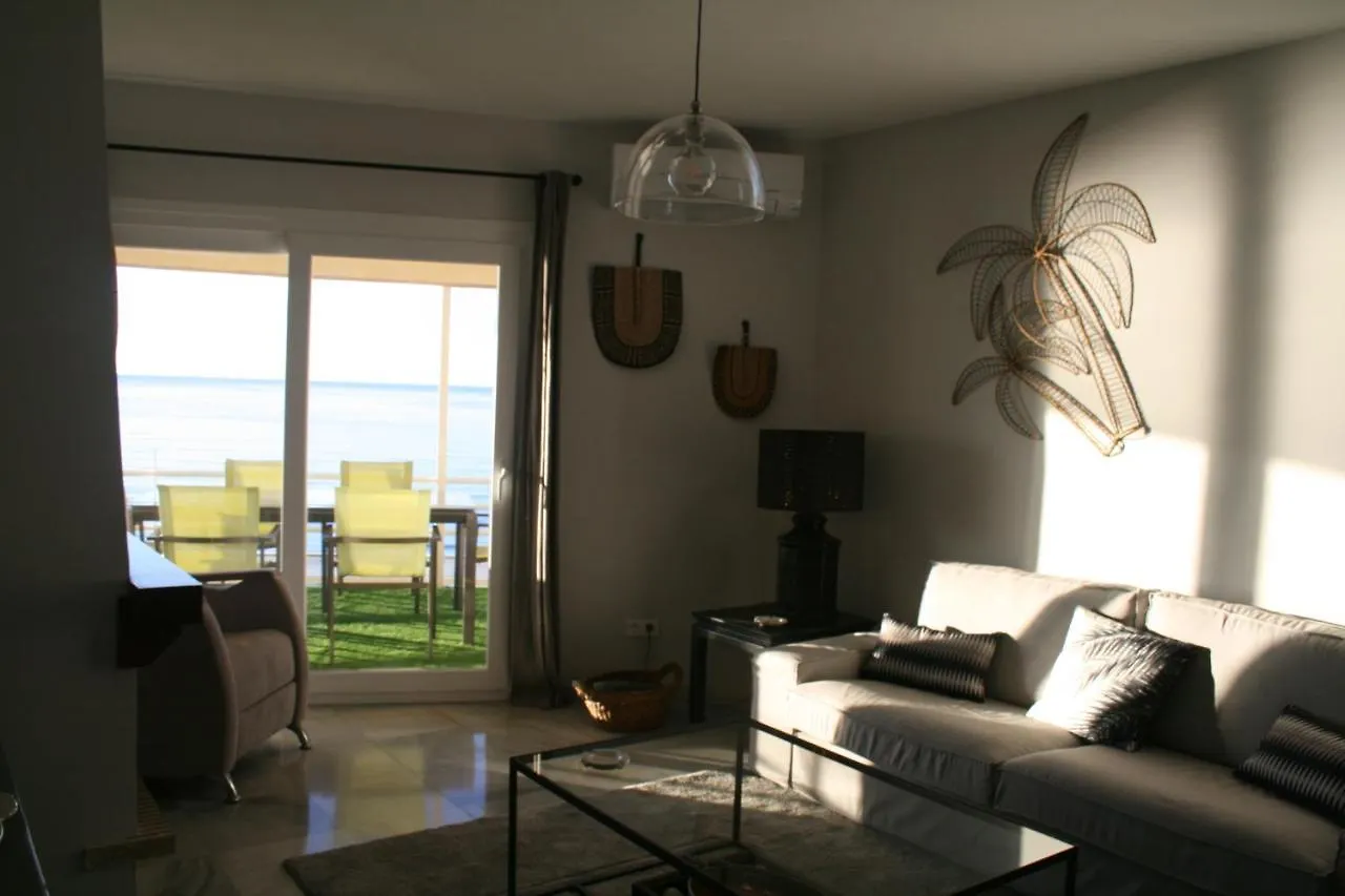 Apartamento En Primera Linea/Beachfront Apartment Fuengirola Spain
