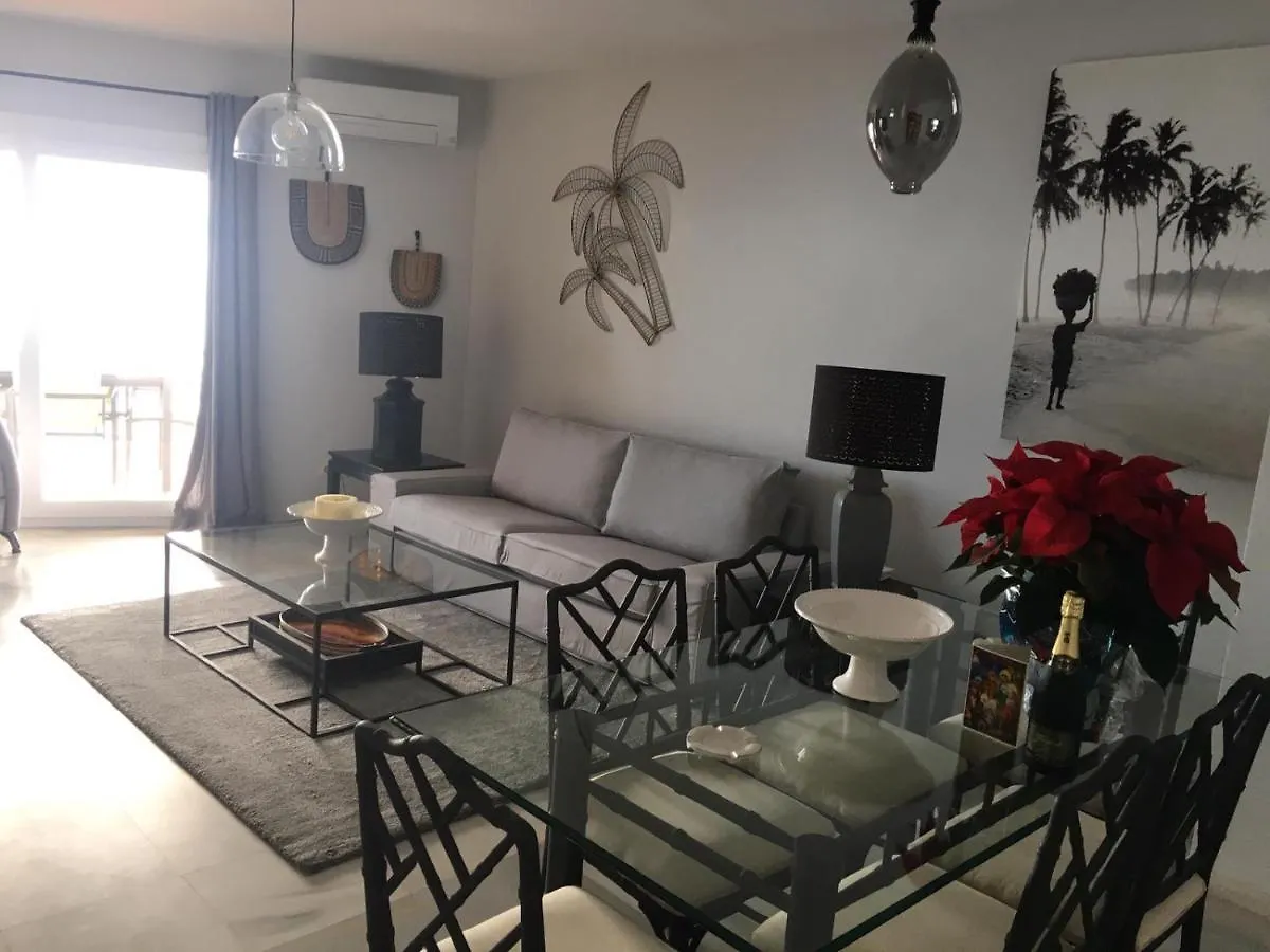 Apartamento En Primera Linea/Beachfront Apartment Fuengirola