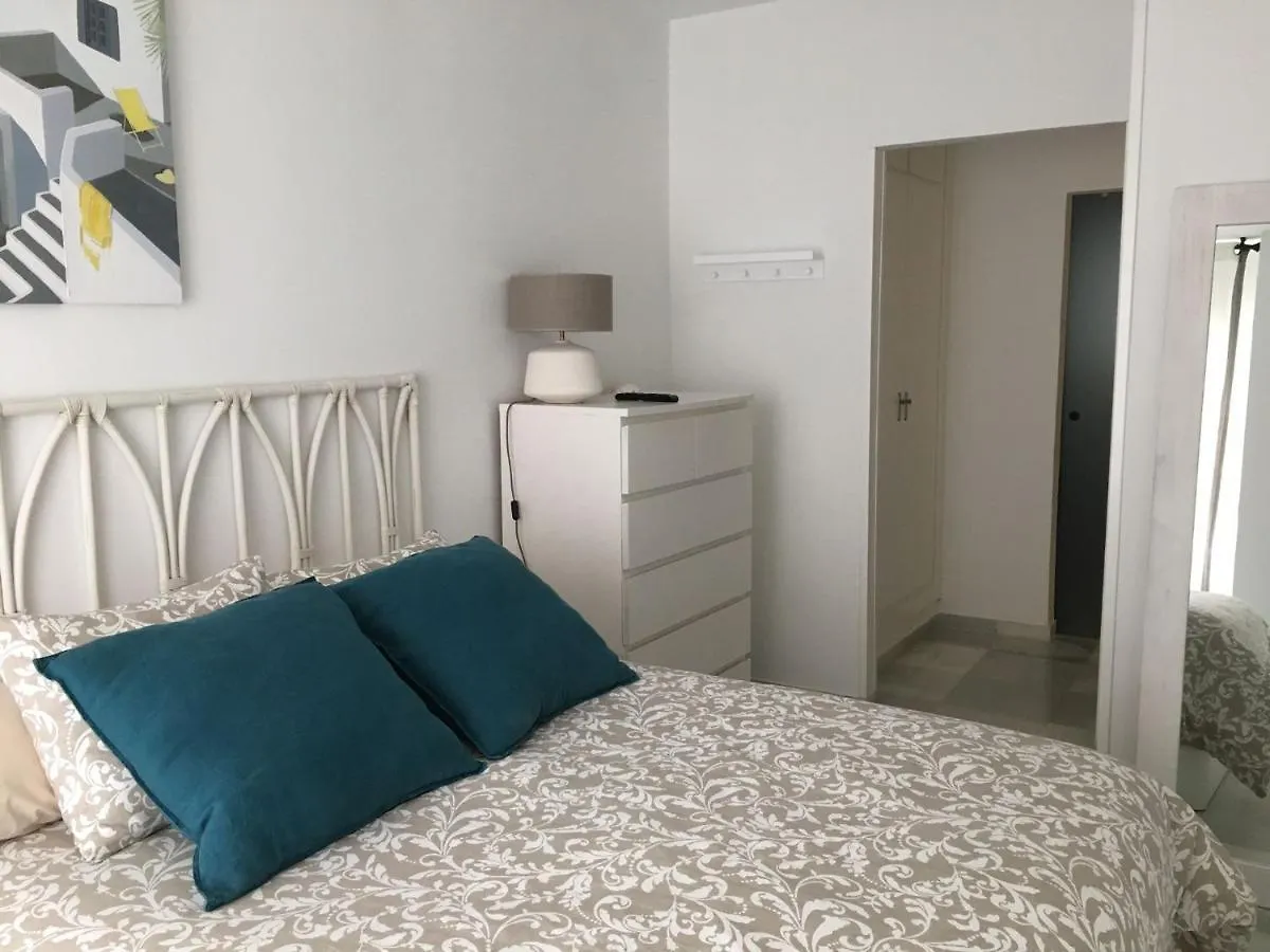 Apartamento En Primera Linea/Beachfront Apartment Fuengirola