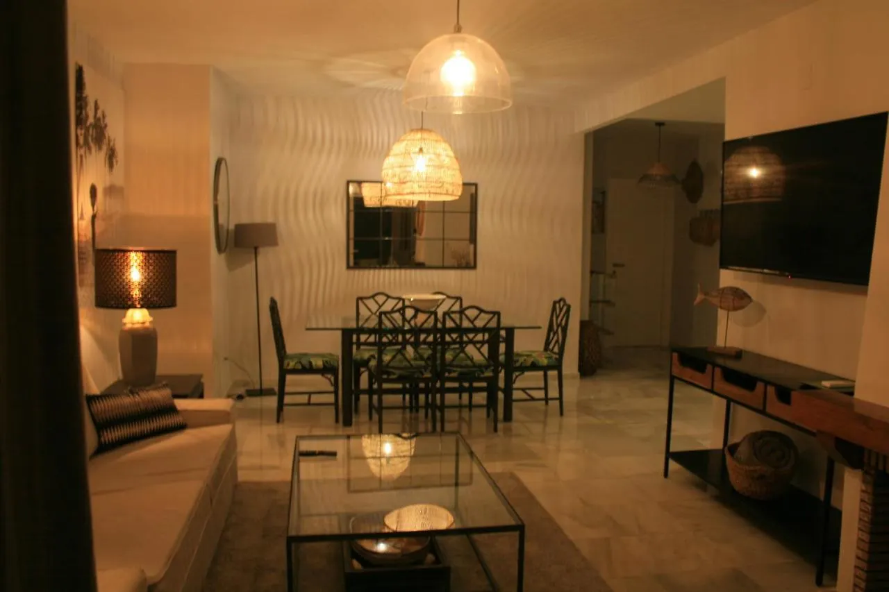 Apartamento En Primera Linea/Beachfront Apartment Fuengirola 0*,