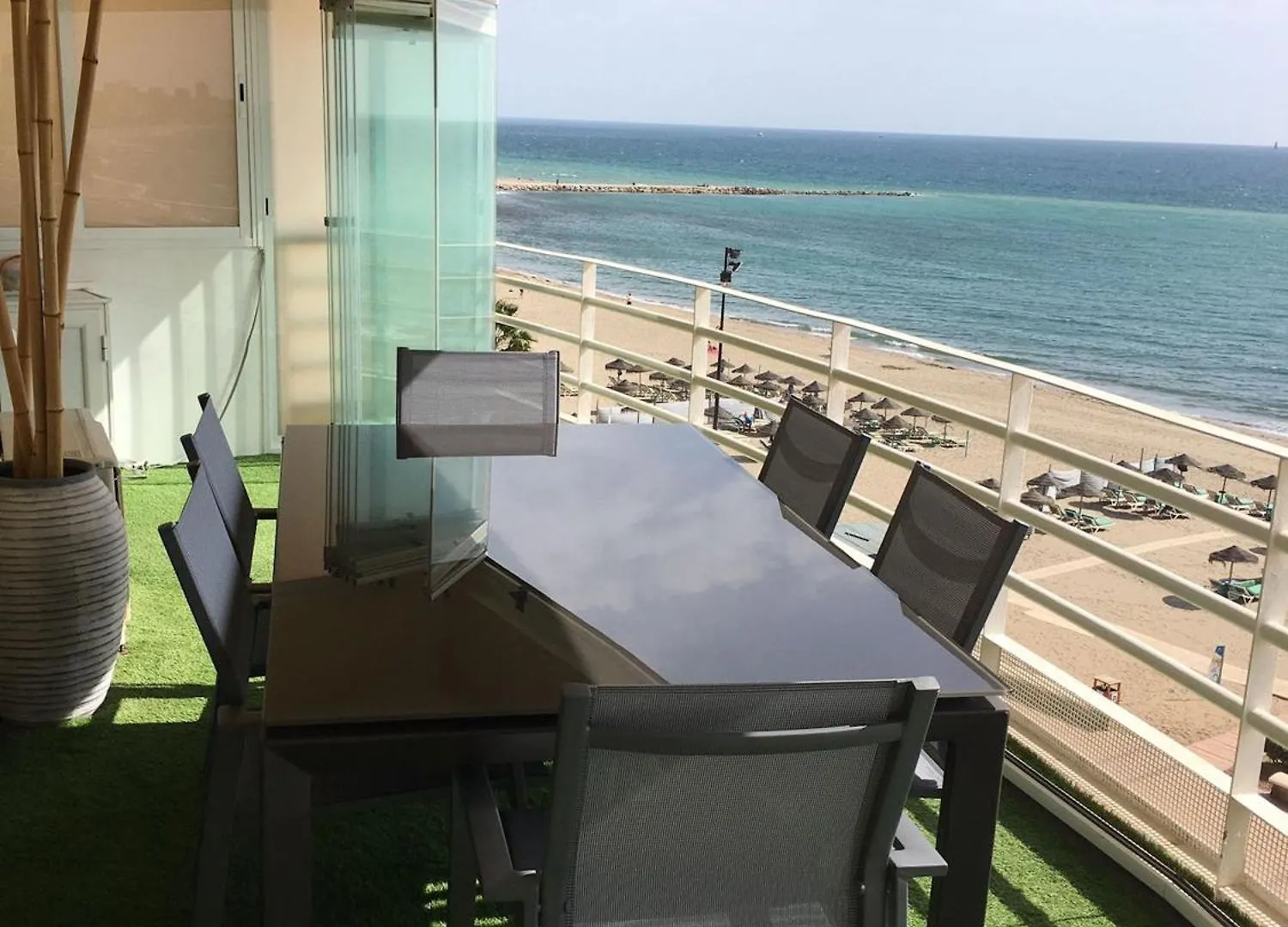 Apartamento En Primera Linea/Beachfront Apartment Fuengirola