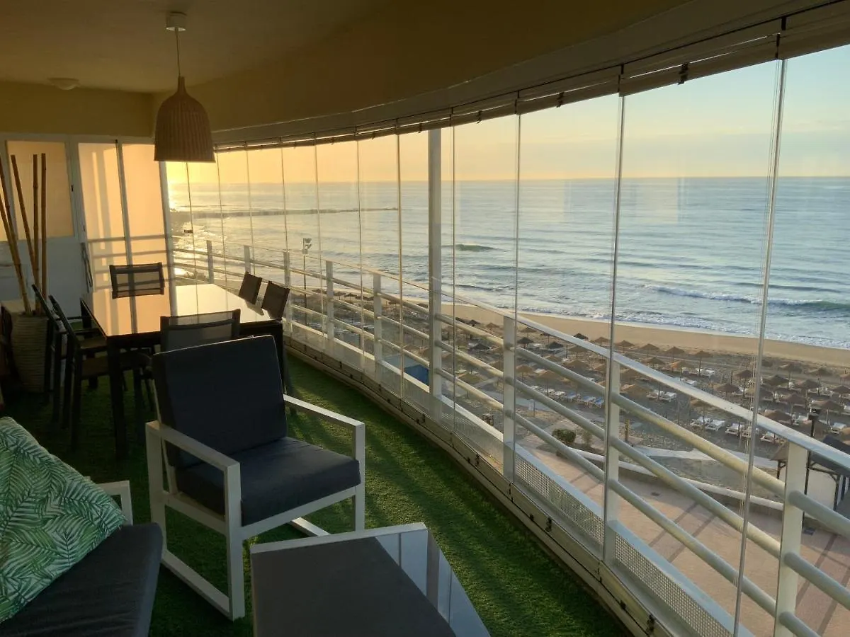 Apartamento En Primera Linea/Beachfront Apartment Fuengirola