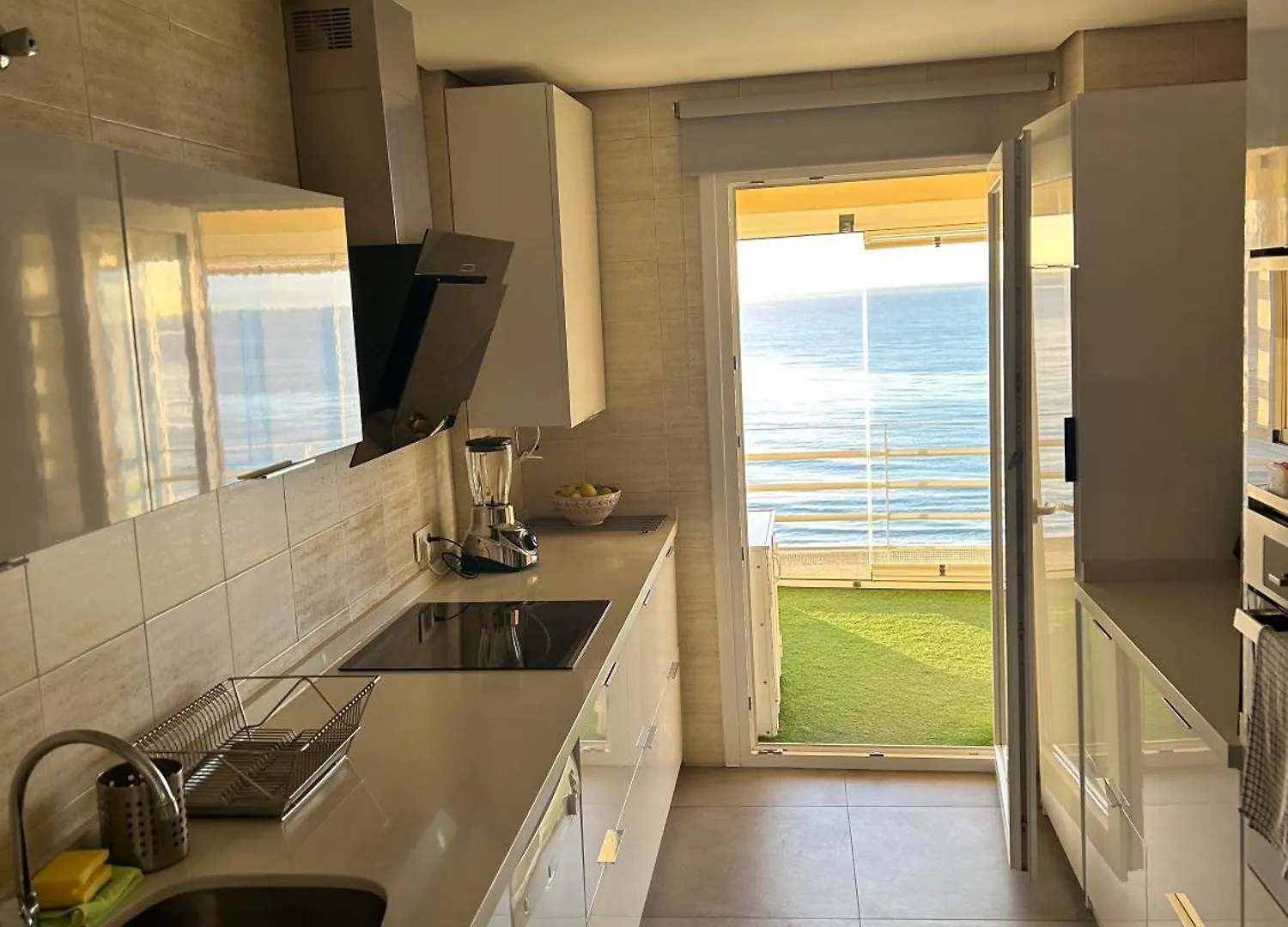 Apartamento En Primera Linea/Beachfront Apartment Fuengirola Spain