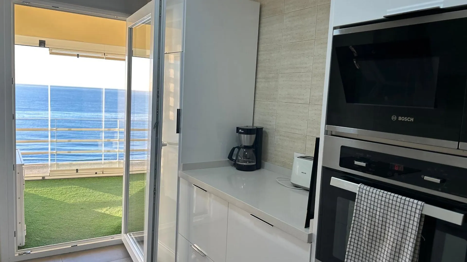 Apartamento En Primera Linea/Beachfront Apartment Fuengirola Spain