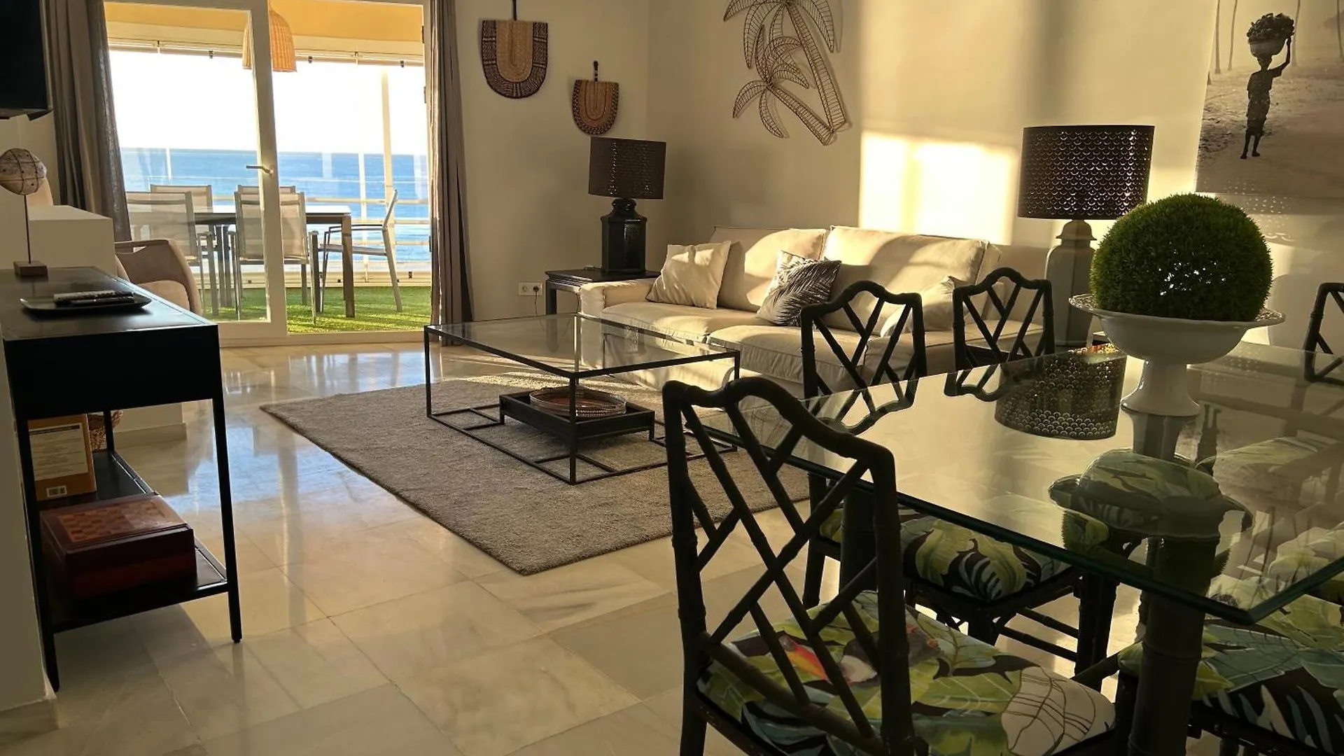 Apartamento En Primera Linea/Beachfront Apartment Fuengirola