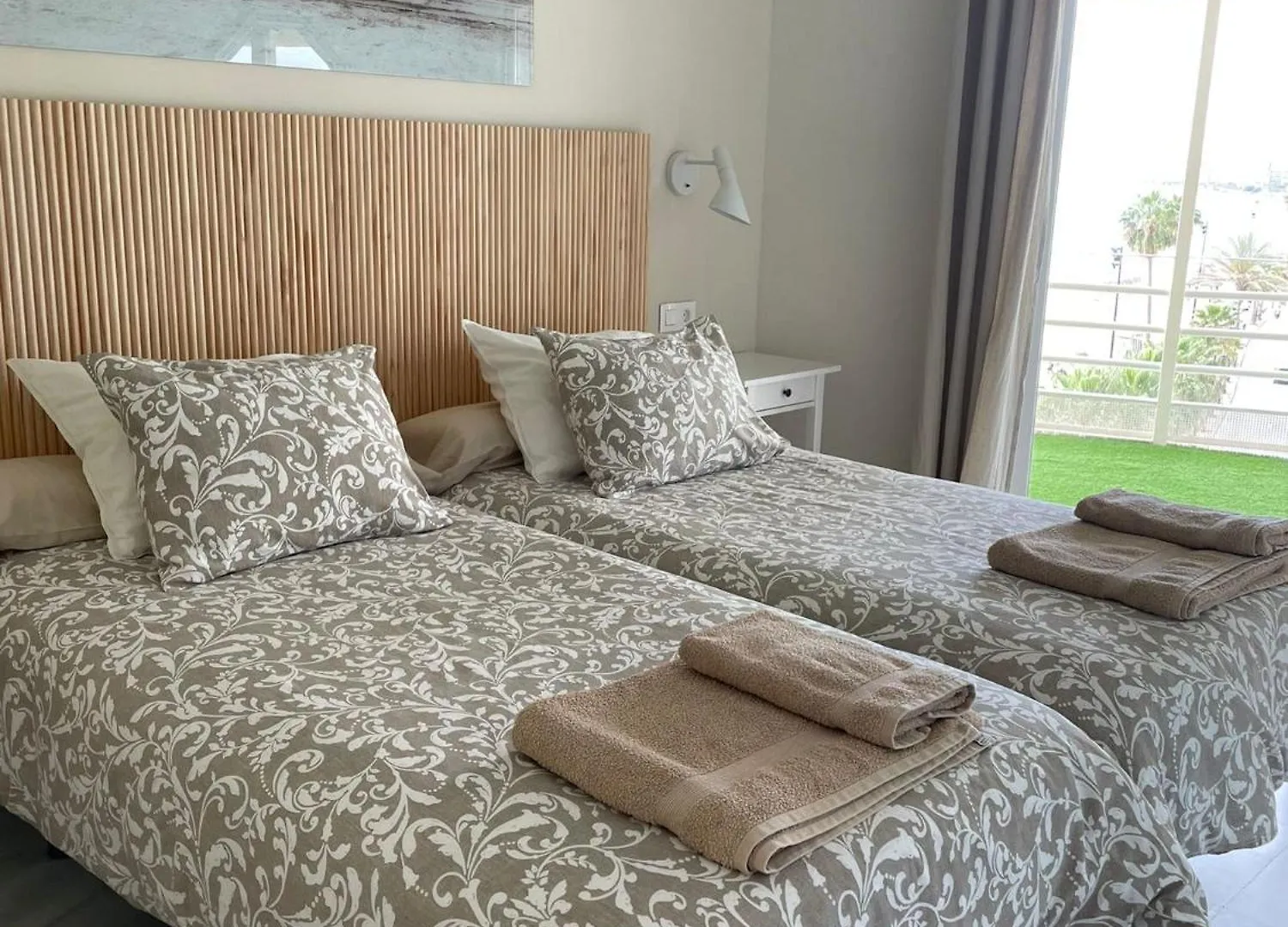 Apartamento En Primera Linea/Beachfront Apartment Fuengirola Spain